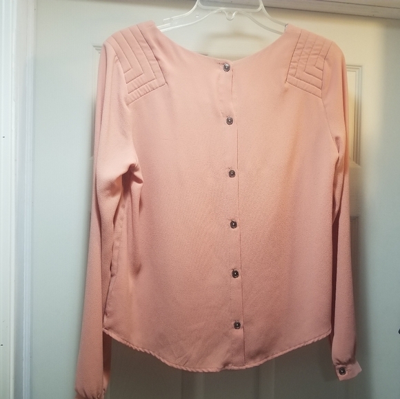 ASTR pink blouse long sleeve back buttons AD419801 quilted shoulder design crepe - Picture 5 of 10